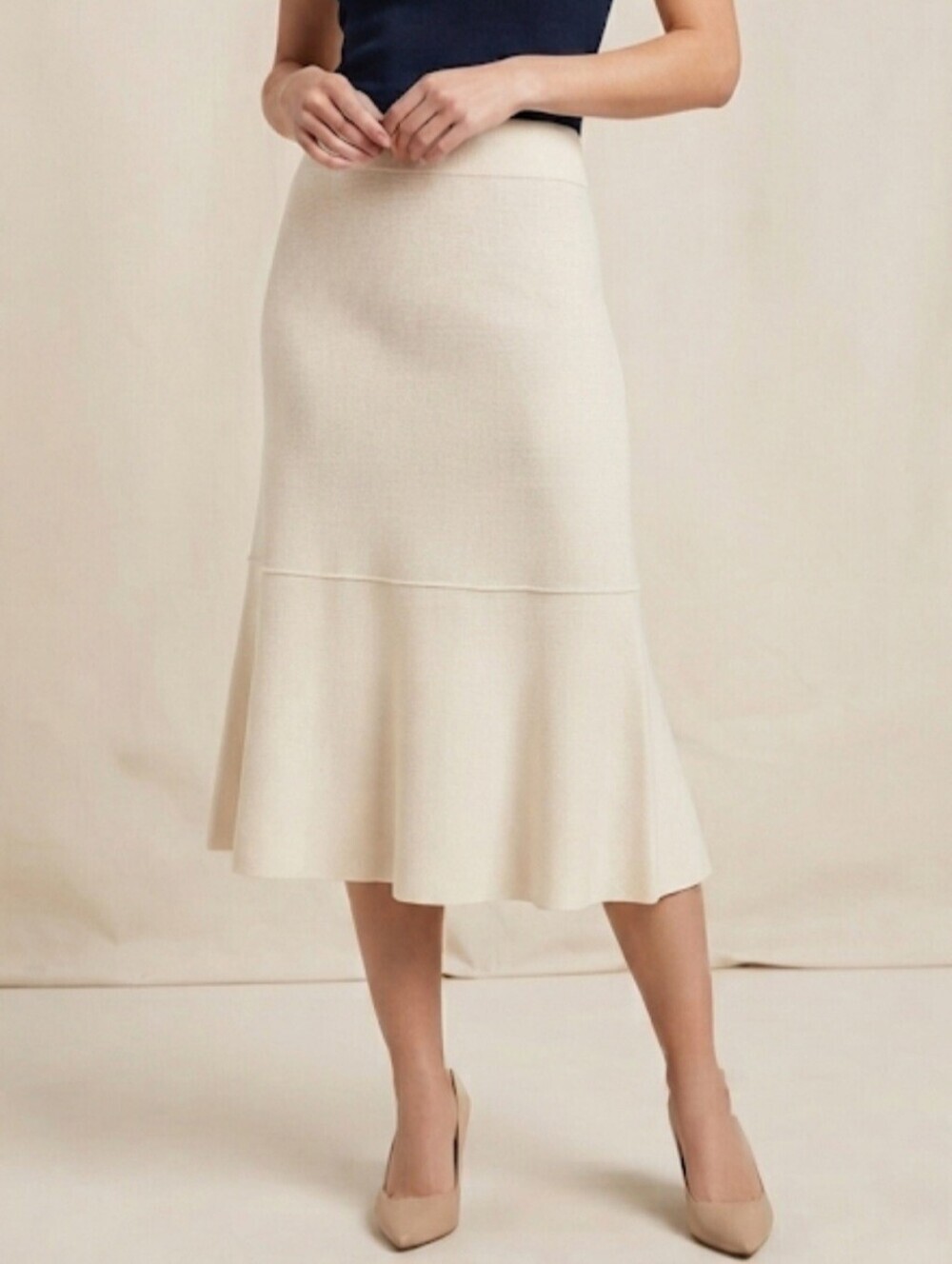 LOFT Outlet Cream Ribbed skirt  Size L